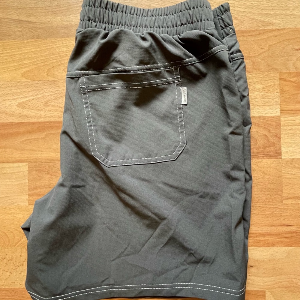 Avalanche Outdoor Supply women’s shorts size large